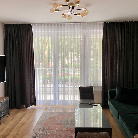 Green Sofa Apartment Вроцлав Экстерьер фото